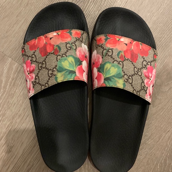 gucci bloom slides 38